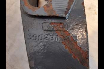 salg af Liftspindel New Holland 8560 HÖGER