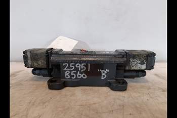 salg af Lift Ventil New Holland 8560 