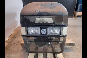 salg af Motorhjelm New Holland 8560 