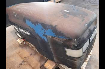 salg af Motorhjelm New Holland 8560 