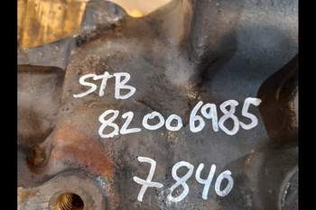 salg af Ford 7840  Disassembled Transmission