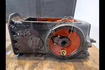 salg af Ford 7840  Rear Transmission
