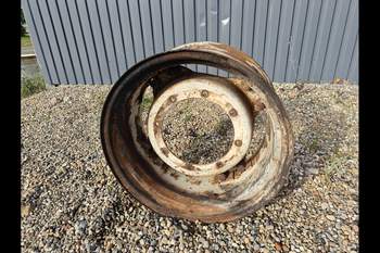salg af Ford 7840 RIGHT Front Rim