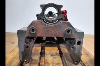 salg af Ford 7840  Front axle support