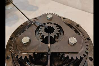 salg af Ford 7840 RIGHT Front axle final drive