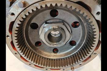 salg af Ford 7840 RIGHT Front axle final drive