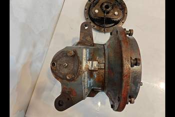 salg af Ford 7840 RIGHT Front axle final drive