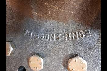 salg af Ford 7840 RIGHT Rear Half Axle