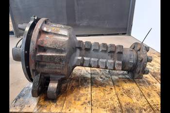 salg af Ford 7840 RIGHT Rear Half Axle