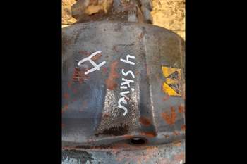 salg af Ford 7840 RIGHT Rear Half Axle