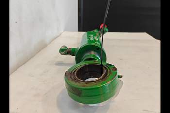 salg af Affjedringscylinder John Deere 8320R