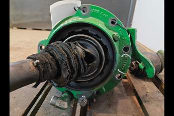 salg af Styrecylinder John Deere 8320R