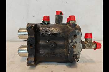 salg af Hovedcylinder John Deere 8320R