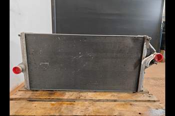 salg af Vandkøler John Deere 8320R