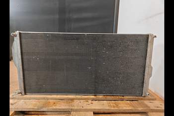 salg af Vandkøler John Deere 8320R