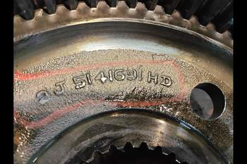 salg af  T7.270 RIGHT Front axle final drive