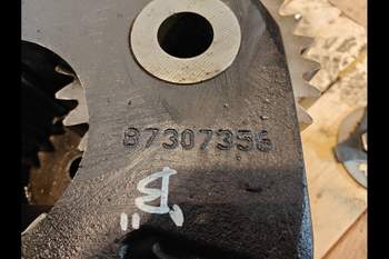 salg af Bakaxlar planetväxel New Holland T7.270 VÄNSTER