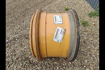 salg af Case 621F RIGHT Rear Rim