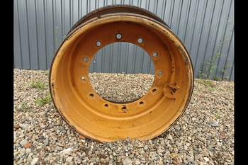 salg af Case 621F LEFT Rear Rim