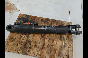 salg af Case 621F  Hydraulic Cylinder