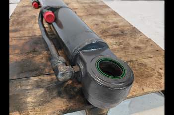 salg af Case 621F  Hydraulic Cylinder