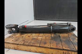 salg af Case 621F  Hydraulic Cylinder