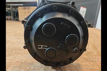 salg af Foraksel New Holland T6.175