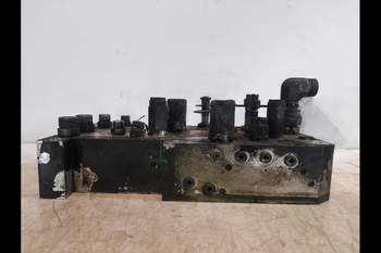 salg af John Deere 8R 370  Suspension control valve