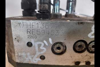 salg af John Deere 8R 370  Suspension control valve