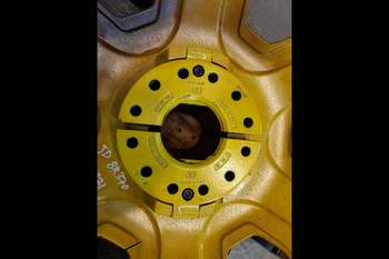 salg af John Deere 8R 370 LEFT Rear wheelhub (Amercian type)