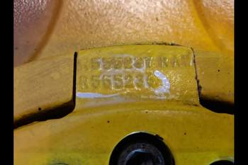 salg af John Deere 8R 370 LEFT Rear wheelhub (Amercian type)