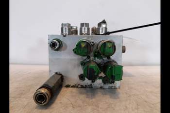 salg af John Deere 8R 370  Hydraulic brake valve