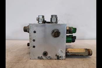 salg af John Deere 8R 370  Hydraulic brake valve