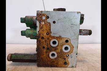 salg af John Deere 8R 370  Hydraulic brake valve