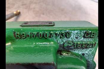 salg af John Deere 8R 370  Hydraulic Valve support