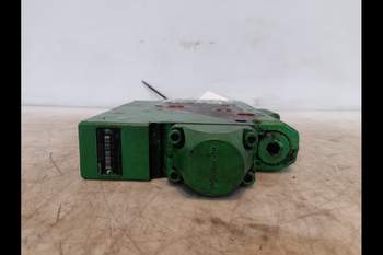 salg af John Deere 8R 370  Remote control valve