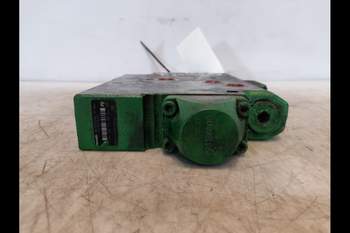 salg af John Deere 8R 370  Remote control valve