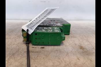 salg af John Deere 8R 370  Remote control valve