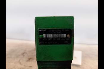 salg af John Deere 8R 370  Remote control valve