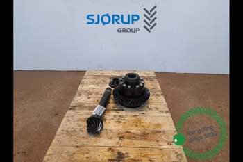 John Deere 8R 370  Front axle differential