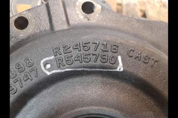 salg af John Deere 8R 370 LEFT Front axle house