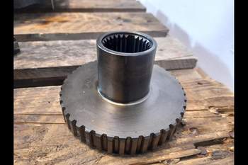 salg af John Deere 8R 370 LEFT Front axle house