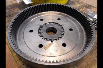 salg af John Deere 8R 370 RIGHT Front axle final drive