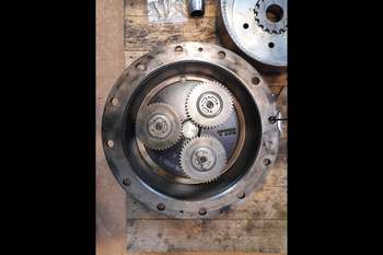 salg af John Deere 8R 370 RIGHT Front axle final drive