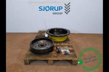 John Deere 8R 370 RIGHT Front axle final drive