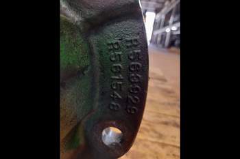 salg af John Deere 8R 370  Front axle steering cylinder