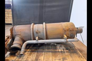 salg af John Deere 8R 370  Exhaust system catalyst