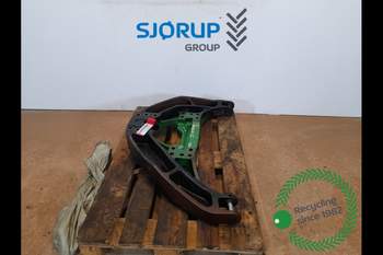 John Deere 8R 370  Liftarm Support