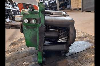 salg af John Deere 8R 370  PTO