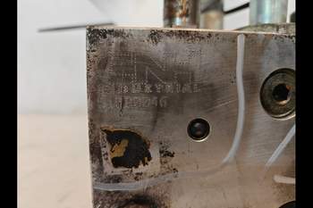 salg af Hydraulikventil Case LB436